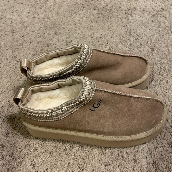COPY - UGG Tan Suede platform Tasman Slippers - Picture 1 of 7